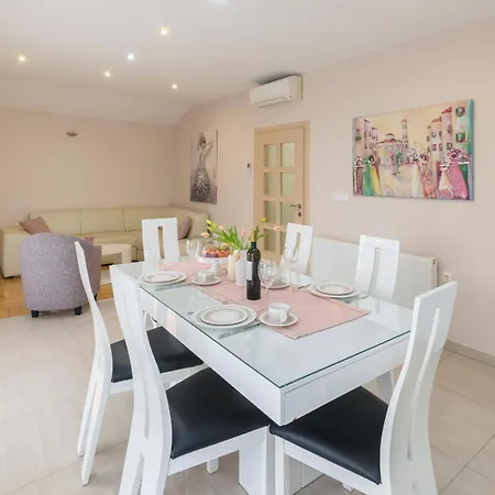 Turta Apartment